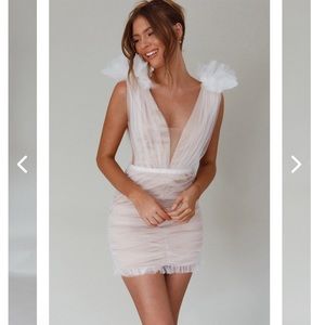 SOLD BNWT SELFIE LESLIE DRESS